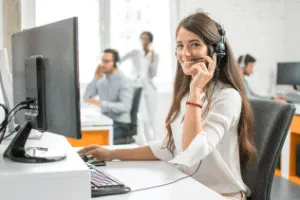 atendente mulher atendimento ao cliente